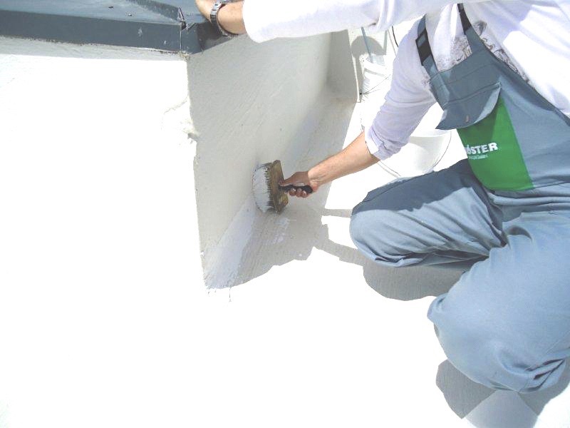 Le revêtement de toiture blanc liquide 2.jpg