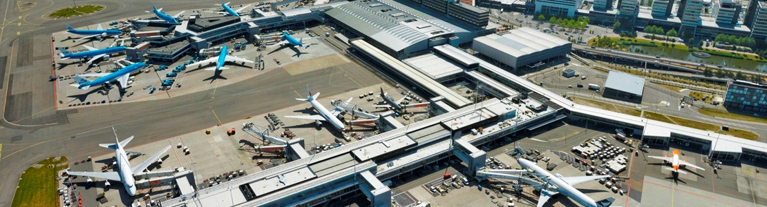 Couvertures de toit pour aéroport Schiphol.jpg Couverture de toiture TPO